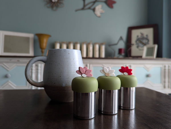 White Lotus | Floating Tea Infuser | Loose Leaf | White